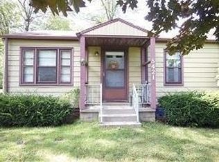 5421 S 43rd St, Greenfield, WI 53220