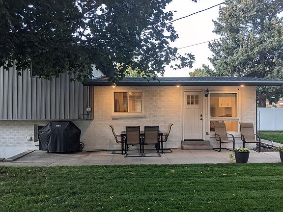 4th image of 1158 E Woodstock Ave