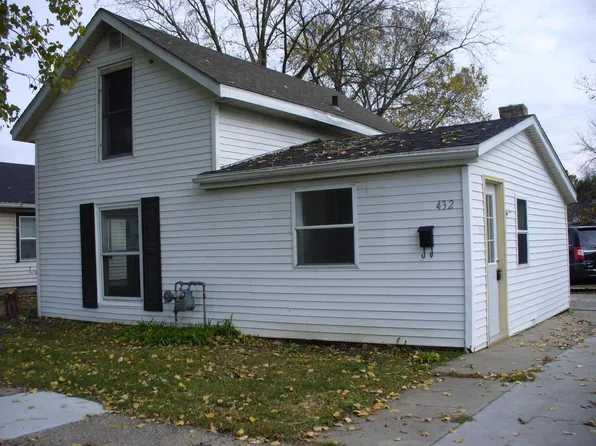 432 North Oakhill Avenue, Janesville, WI 53548