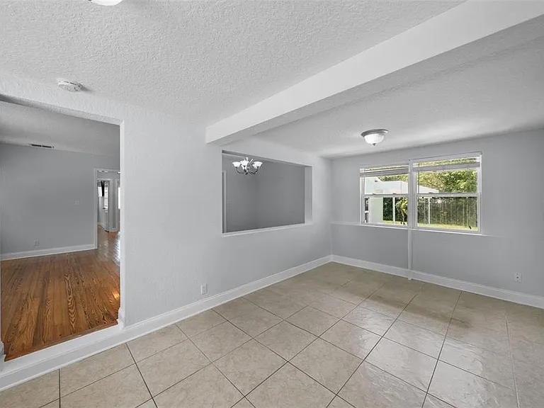 814 W Indiana Ave — Photo 18