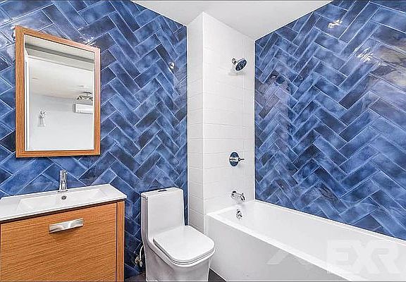 5th image of 244 Howard Ave #202