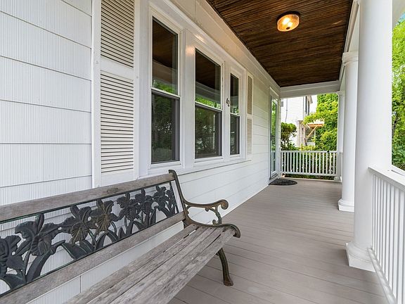 5th image of 42 Brucewood St
