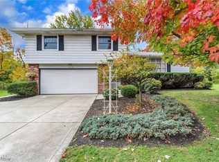 7018 Parkland Dr, Independence, OH 44131