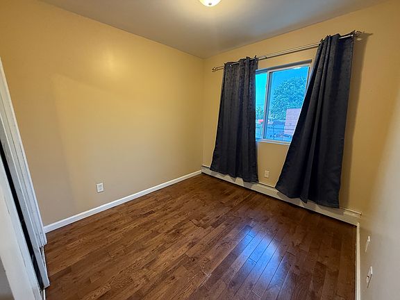 5th image of 172-27 Baisley Blvd #3A