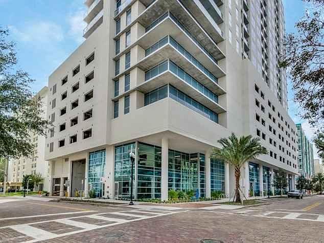 1st image of 100 Lake Ave #0910