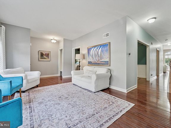 5th image of 602 Bowers Dr