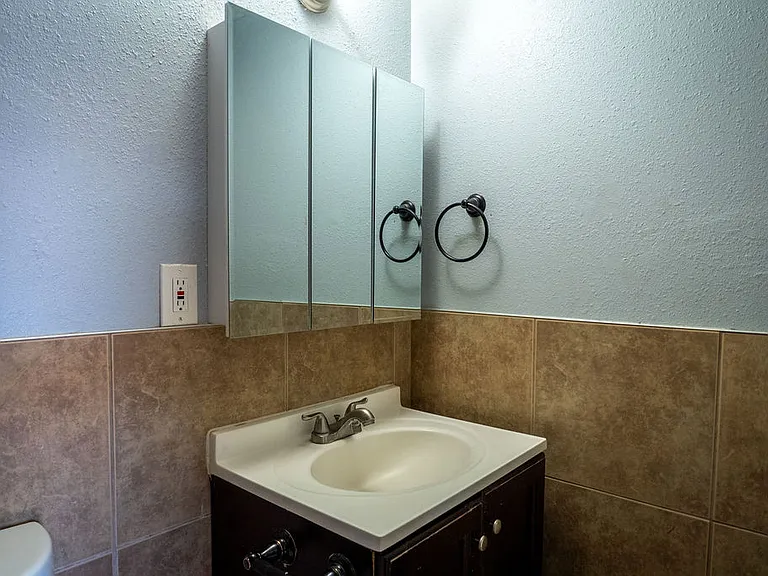 3637 E Oak St #6 — Photo 12
