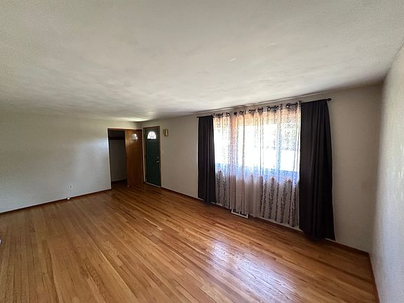 5th image of 4796 Prescott Dr