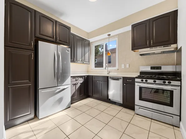 3268 Middletown Rd #1, Bronx, NY 10465