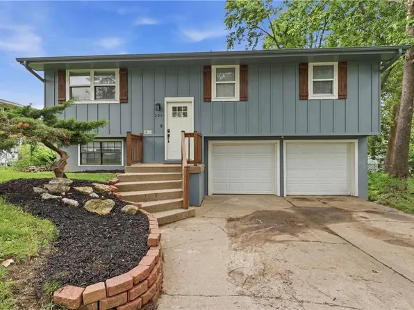 202 Meade St, Liberty, MO 64068