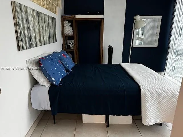 5401 Collins Ave #430 — Photo 35