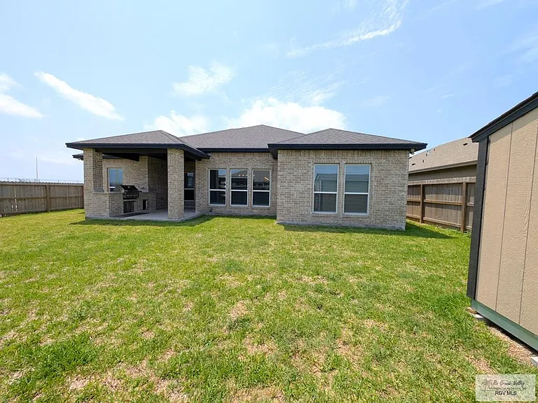 2602 Martell St — Photo 23