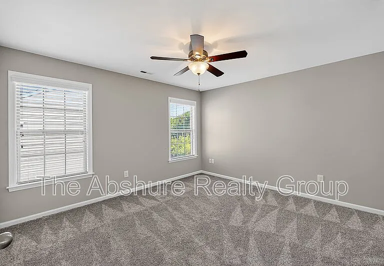 609 Timber Mdw — Photo 32