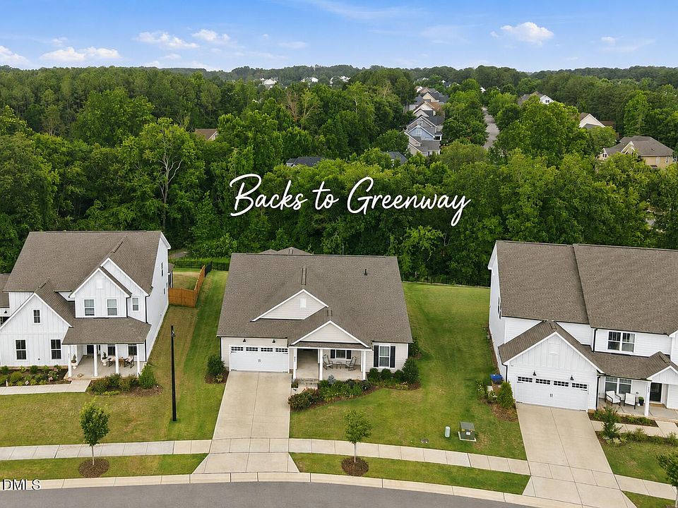 1st image of 453 Heritage Regency Dr