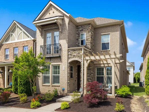 139 Benjamin Ln, Hendersonville, TN 37075
