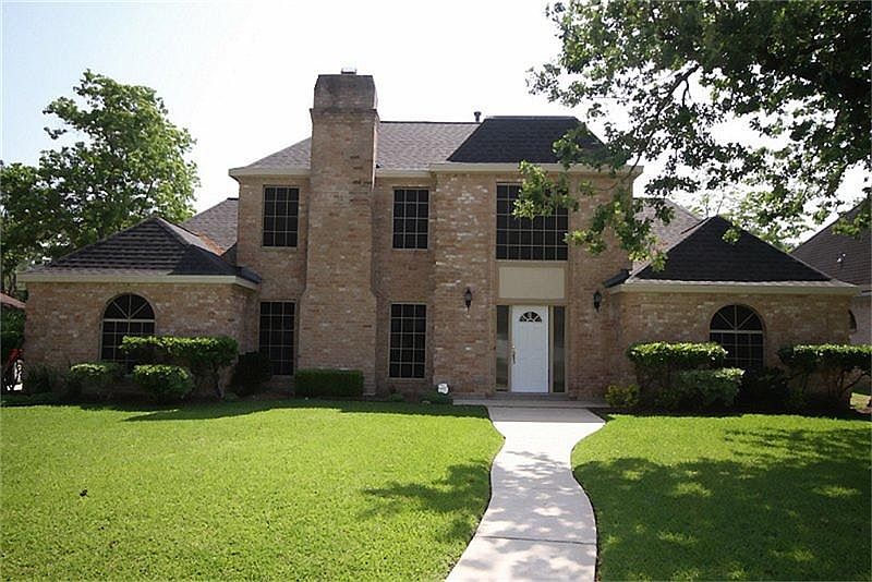 Traditional home on Atascocita golf course