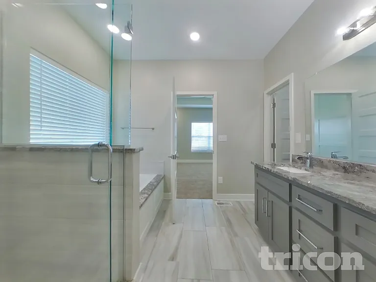 11235 N Bristol Ave — Photo 9