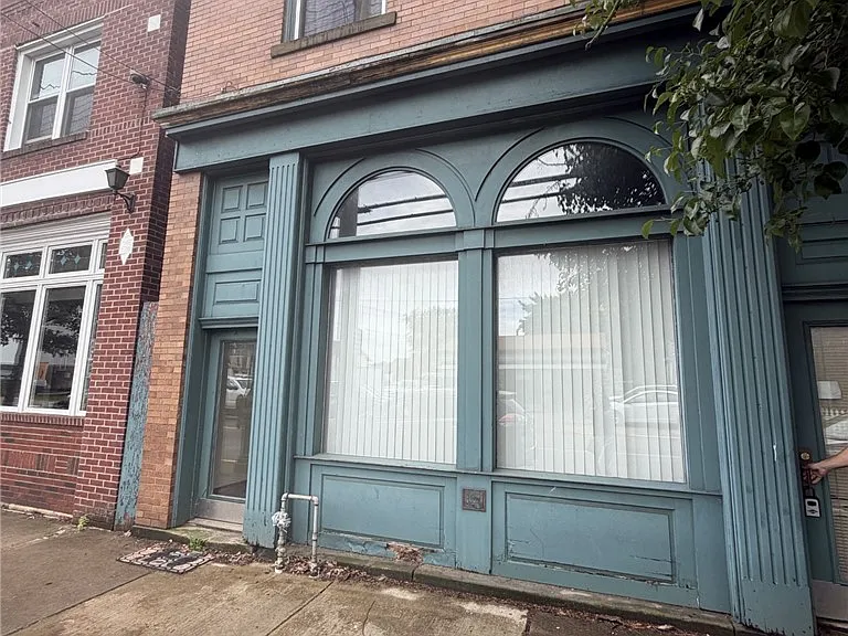 546 California Ave — Photo 2