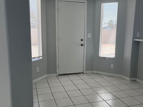 3rd image of 1604 Robin St