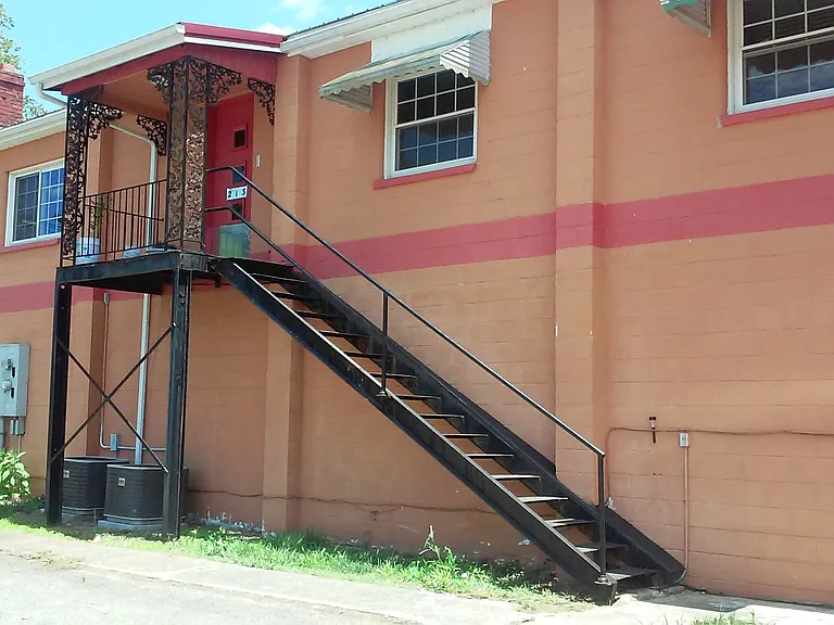 213 E Western Ave #A — Photo 16