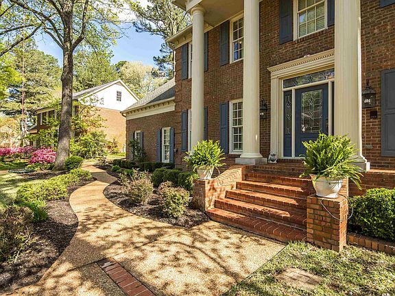3rd image of 8462 Woodlane Dr