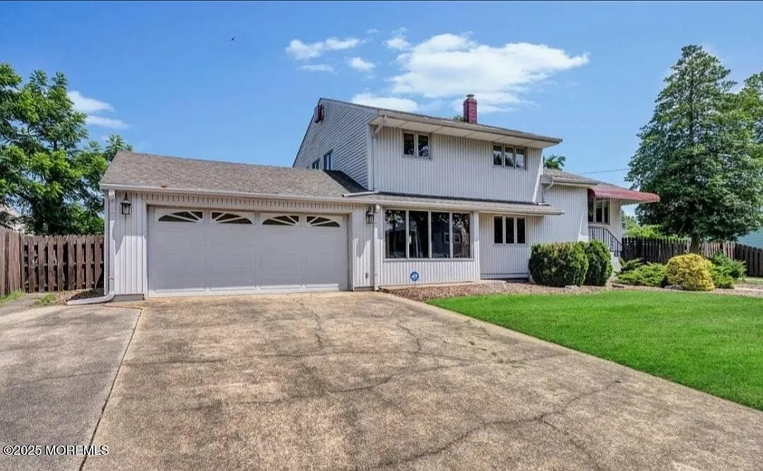 4 bed, 1876 sqft, $3,800 — Photo 3