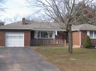 33 Washington Rd, Cromwell, CT 06416