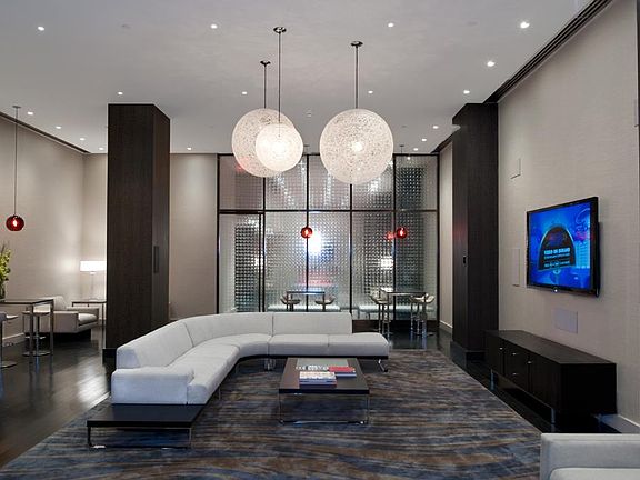 5th image of 25 Broad St APT 17D