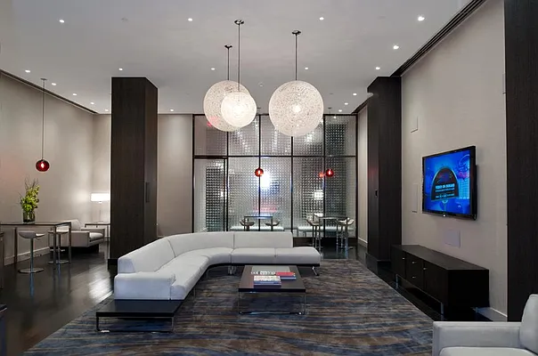 Rented by 25 Broad (LCOR) | media 37