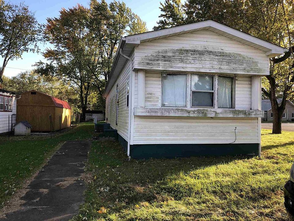 2nd image of 1132 Maple St