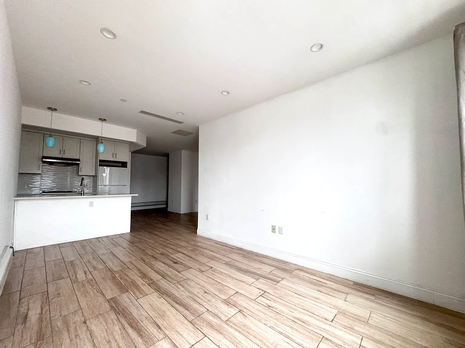 2 bed, 969 sqft, $3,200 — Photo 1