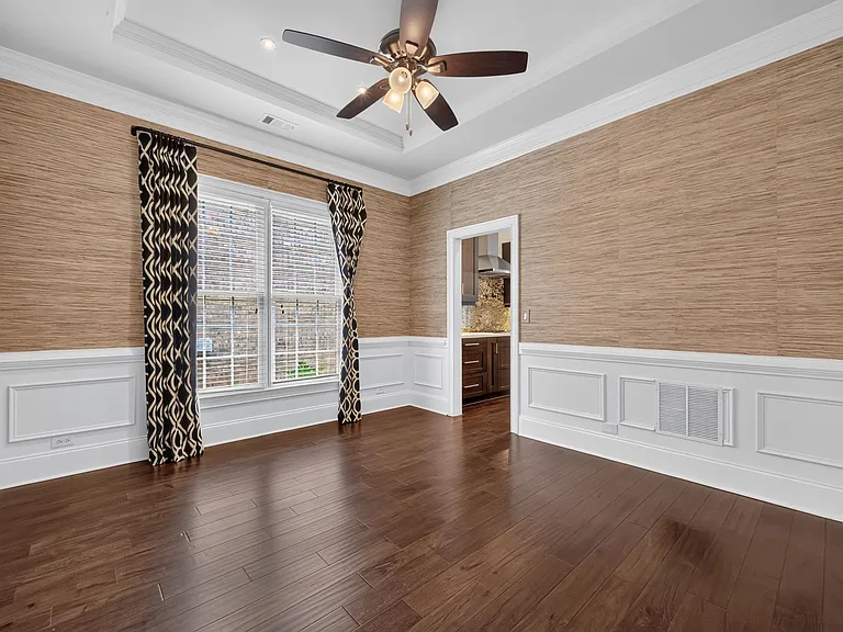415 Wembley Cir — Photo 4