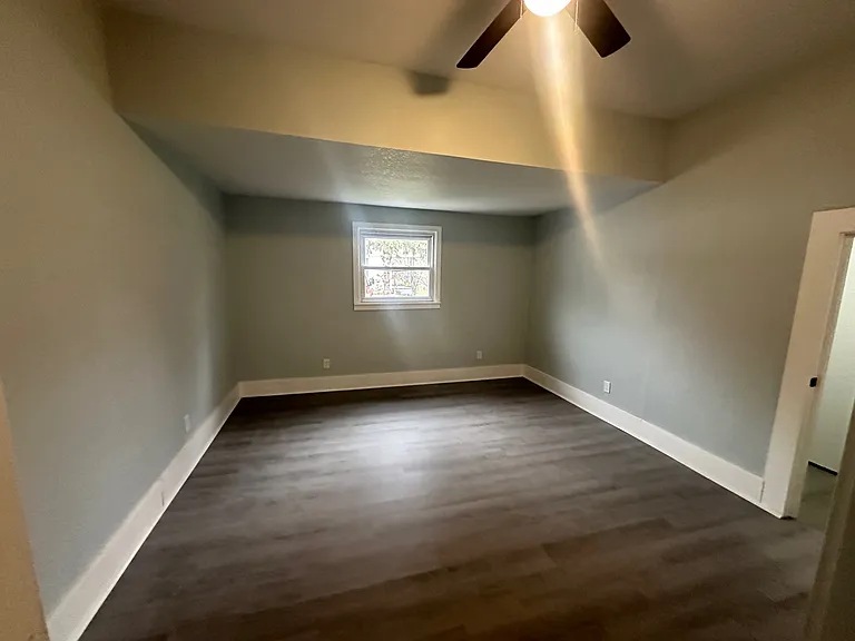 760 Eagle St — Photo 10