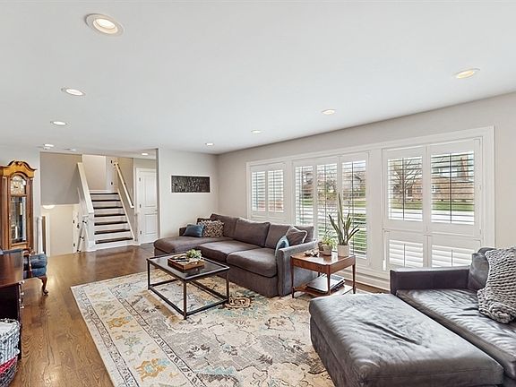 3rd image of 1671 Cranshire Ct
