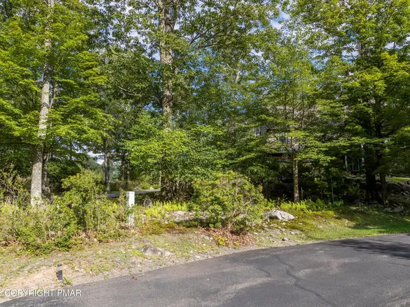 Creekside Rd, Canadensis, PA 18325