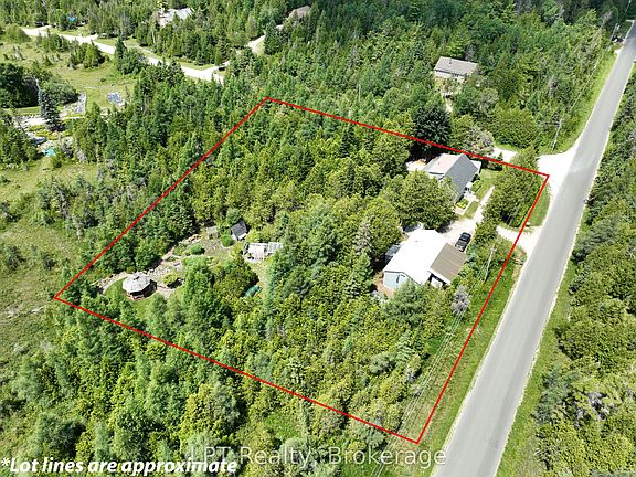 3rd image of 668 Pike Bay Rd