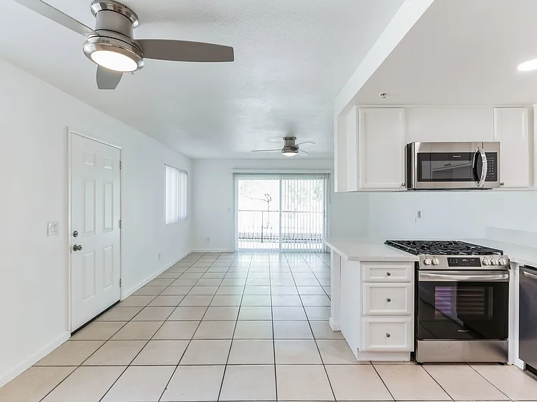 68190 Calle Las Tiendas — Photo 2