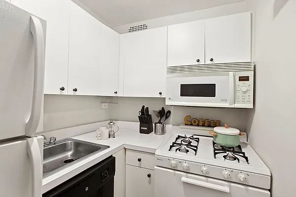 Sold by Corcoran | media 5