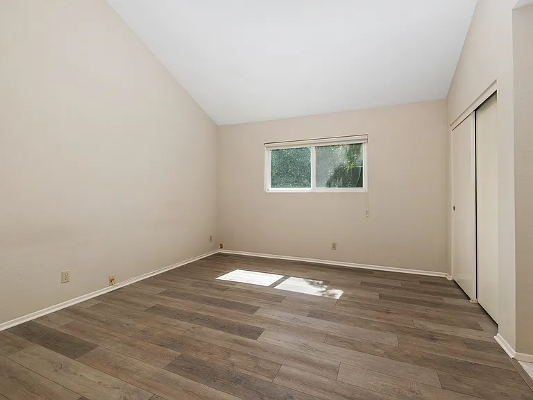 4068 Jeffrey Dr — Photo 21