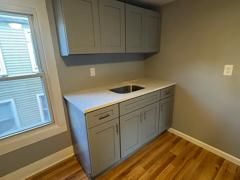 27 Elizabeth St #2 — Photo 5