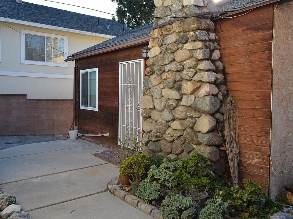 1st image of 4633 La Crescenta Ave
