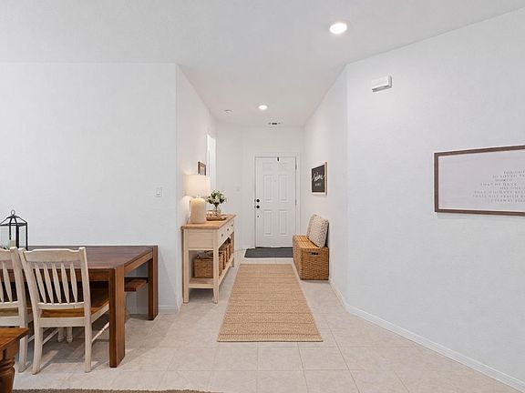 5th image of 237 Sand Lily Ln