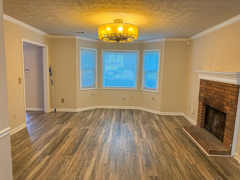 2333 Martingale Ln — Photo 6
