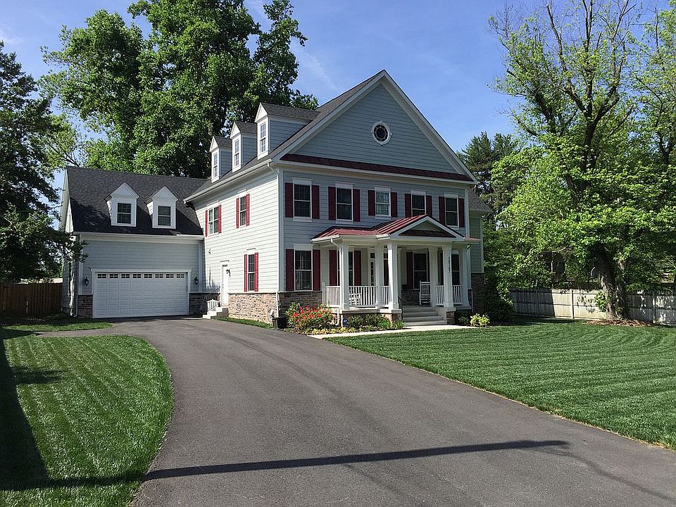 2nd image of 10707 Scott Dr