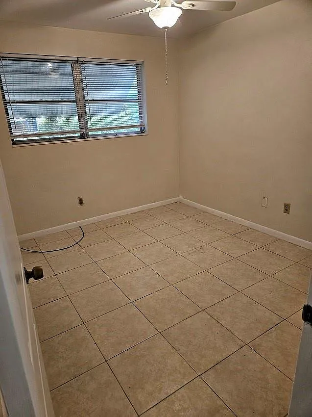 3 bed, 2.0 bath, 1315 sqft, $3,500 — Photo 2