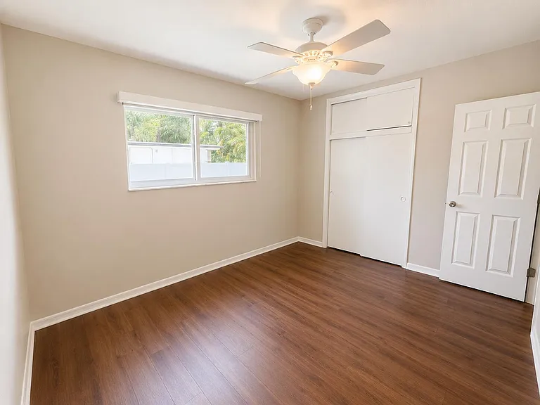 1155 Washington St — Photo 17