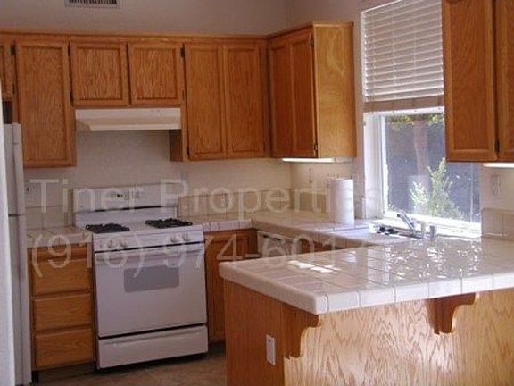 4th image of 2883 Belle Fleur Way