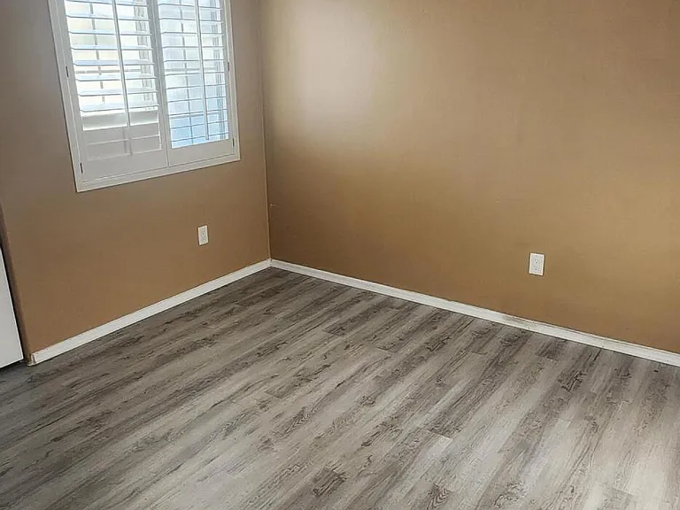 10706 N Hewitt Pl — Photo 21