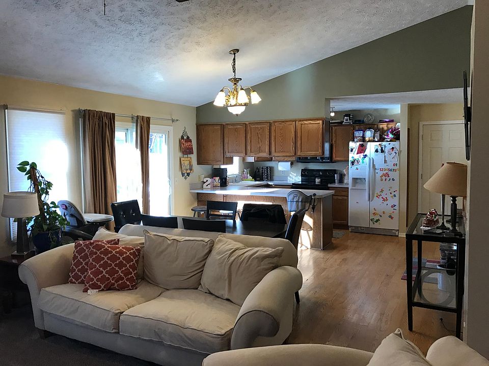 2nd image of 2731 Sedalia Cir