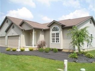 1413 Surrey Point Cir SE, Warren, OH